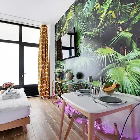 Appartement Cosy Studio With Jacuzzi In Lively Pigalle Parijs