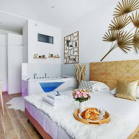 Appartement Cosy Studio With Jacuzzi In Lively Pigalle