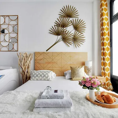 Cosy Studio With Jacuzzi In Lively Pigalle Appartement Parijs